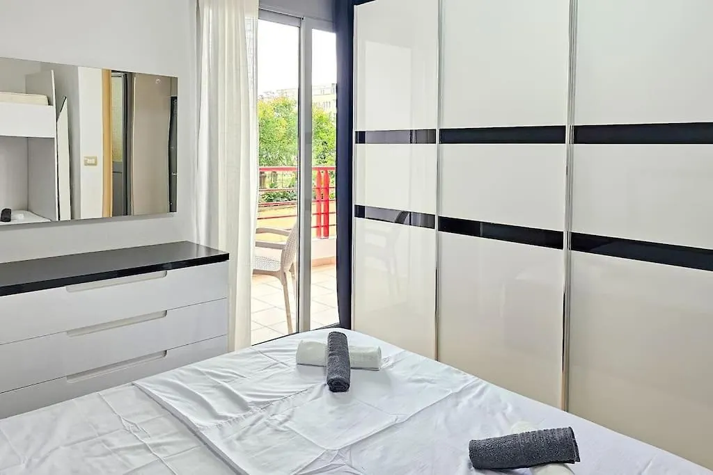 Lovely Beach Apartment In Durres Albania