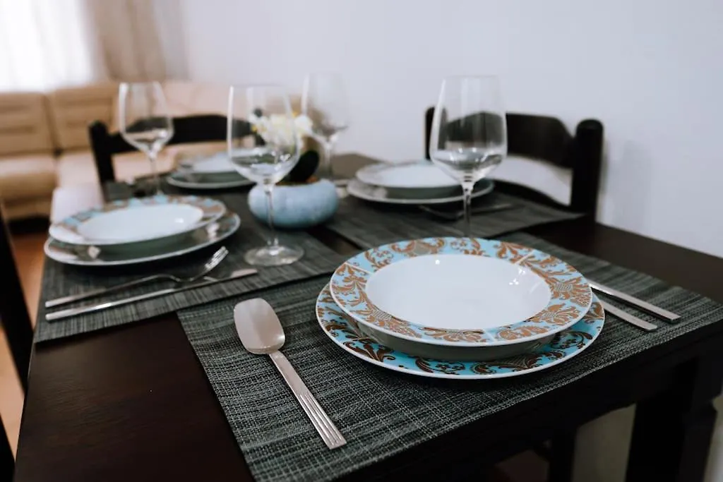 Lovely Beach Apartment In Durres