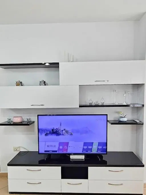 Lovely Beach Apartment In Дуррес 0*,