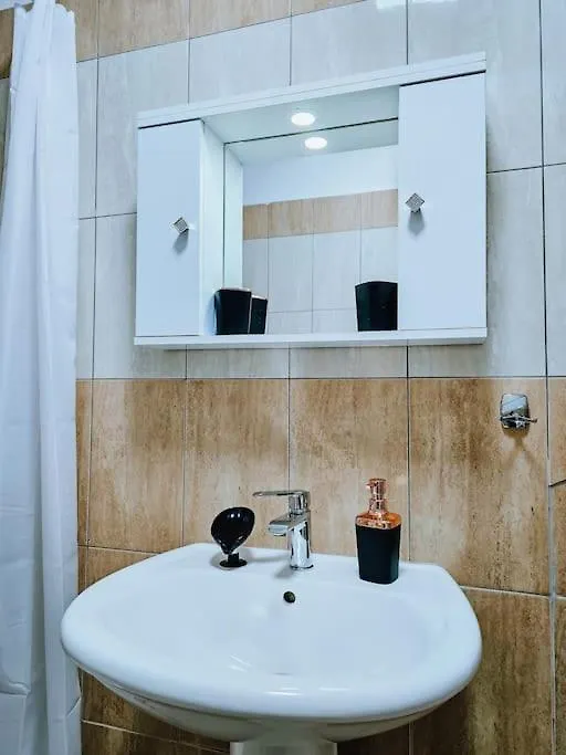 Lovely Beach Apartment In Дуррес Албания