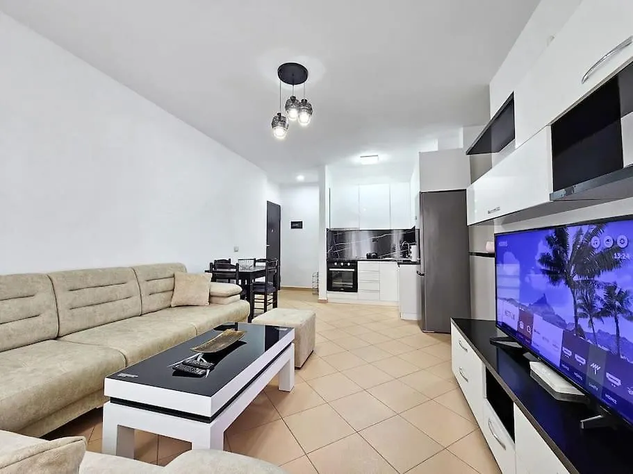 Lovely Beach Apartment In Дуррес Албания